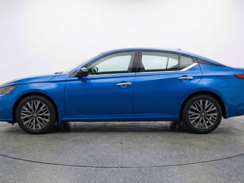 Used 2025 Nissan Altima 2.5 SV image 5