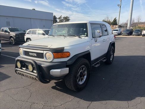 Used 2012 Toyota FJ Cruiser Base image 3
