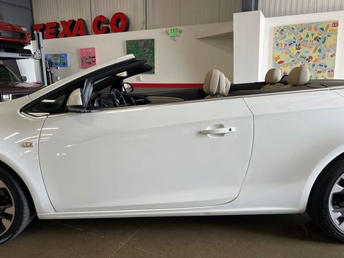 Used 2019 Buick Cascada Premium image 36