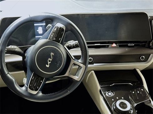 Used 2023 Kia Sportage EX image 14