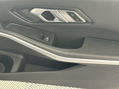 Used 2020 BMW 330i Sedan w/ Convenience Package RWD image 29