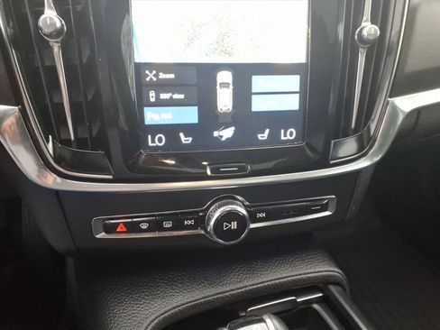 Used 2018 Volvo V90 T6 Cross Country w/ Convenience Package AWD/4WD image 12