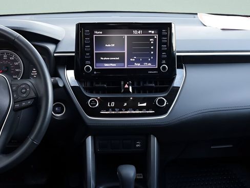 Certified 2022 Toyota Corolla Cross LE AWD/4WD image 34