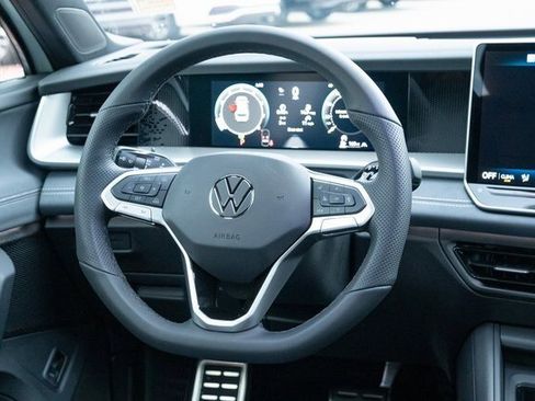 New 2026 Volkswagen Tiguan SE R-Line image 31