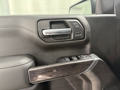 Used 2019 Chevrolet Silverado 1500 LTZ w/ LTZ Plus Package image 12