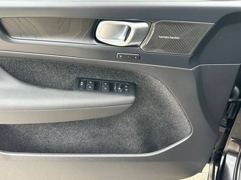 Used 2023 Volvo C40 P8 Recharge Ultimate AWD/4WD image 11