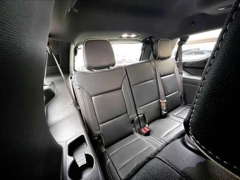 Used 2021 GMC Yukon SLT w/ SLT Premium Package AWD/4WD image 17