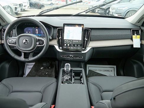 New 2026 Volvo XC90 B6 Plus w/ Protection Package Premier image 25