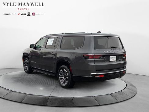 Used 2024 Jeep Wagoneer L Series II image 14