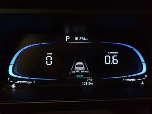 Used 2025 Hyundai Elantra SE w/ Cargo Package FWD image 23