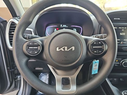 Used 2025 Kia Soul LX FWD image 19