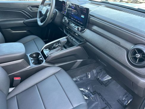 Used 2024 Chevrolet Colorado Trail Boss w/ Safety Package image 17