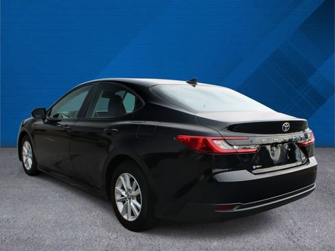 Used 2025 Toyota Camry LE FWD image 7