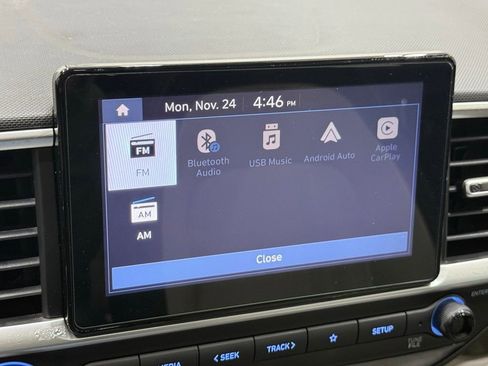 Used 2023 Hyundai Venue SEL image 36