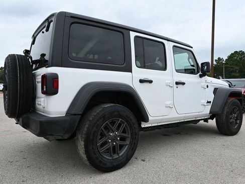 Used 2024 Jeep Wrangler Unlimited Sport AWD/4WD image 3