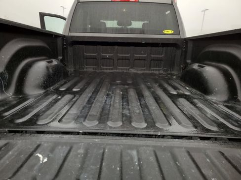 Used 2018 RAM 2500 Tradesman w/ Chrome Appearance Group image 27