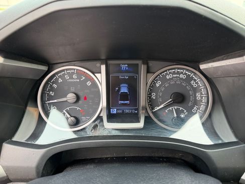 Used 2021 Toyota Tacoma SR5 AWD/4WD image 18