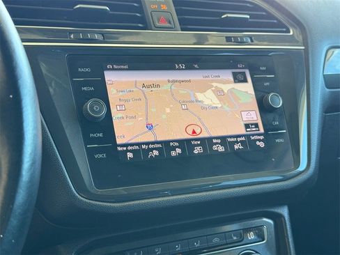 Used 2019 Volkswagen Tiguan SEL Premium image 23