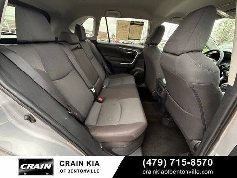 Used 2025 Toyota RAV4 XLE AWD/4WD image 31