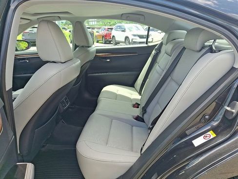 Used 2016 Lexus ES 350 w/ Navigation System Package FWD image 24