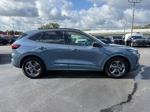 Used 2023 Ford Escape ST-Line w/ Tech Pack #1 FWD image 3