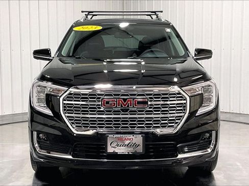 Used 2023 GMC Terrain Denali w/ Black Diamond Edition AWD/4WD image 2
