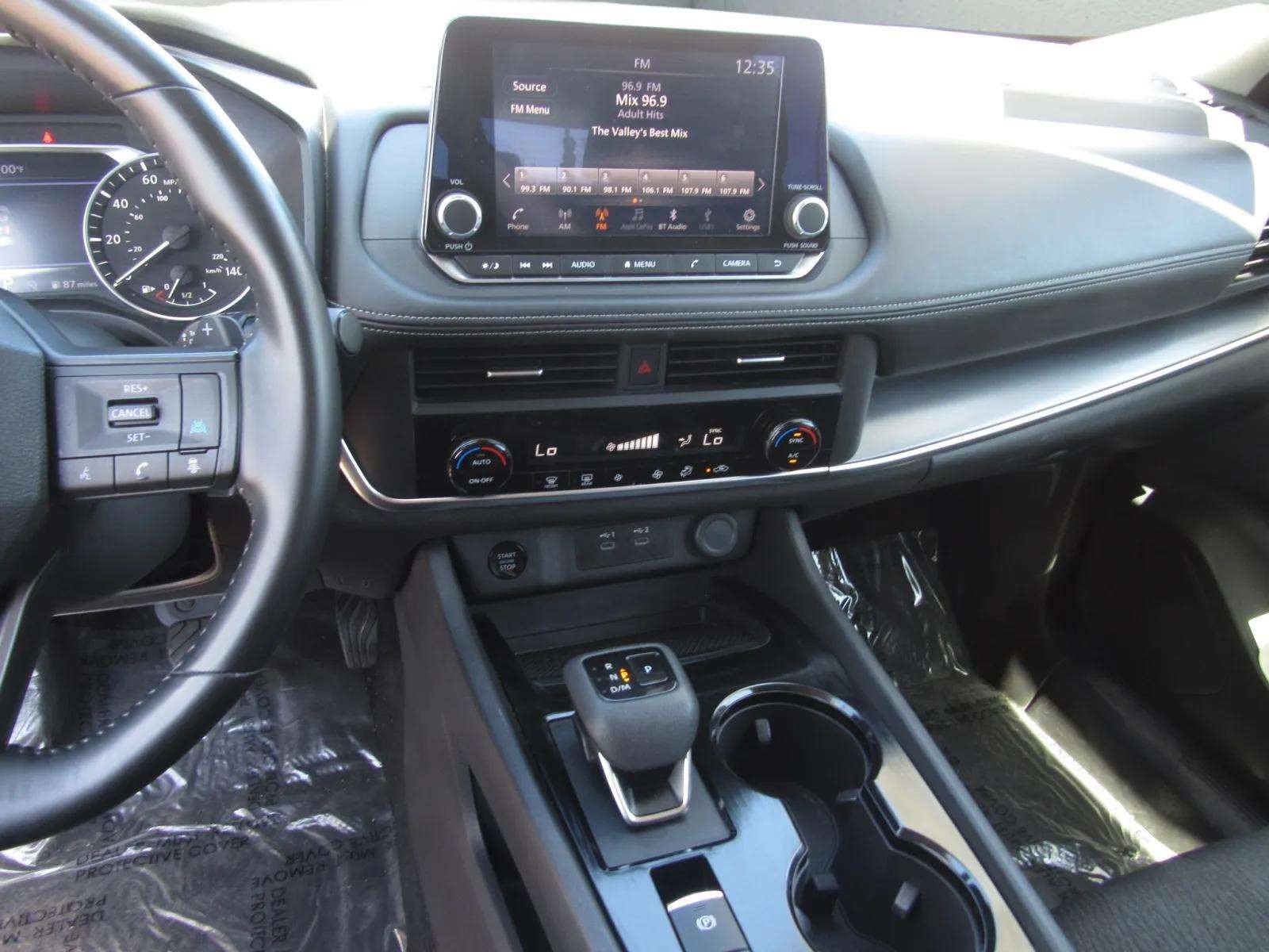 Used 2025 Nissan Rogue SV FWD image 18