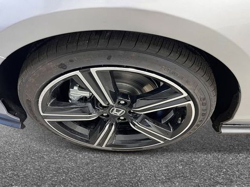 Used 2025 Honda Accord Sport image 11