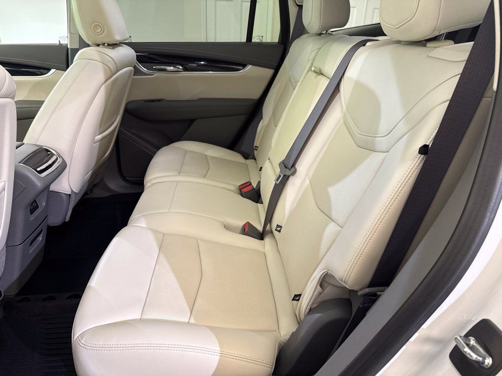 Certified 2023 Cadillac XT6 Premium Luxury w/ Technology Package AWD/4WD image 12