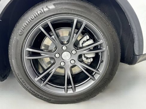 Used 2025 Tesla Model Y Long Range AWD/4WD image 29