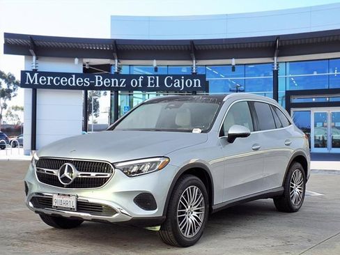 Used 2025 Mercedes-Benz GLC 300 image 1