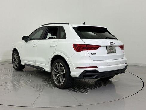 Used 2023 Audi Q3 2.0T Premium w/ Black Optic Sport Package AWD/4WD image 3