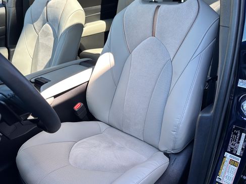 Used 2025 Toyota Grand Highlander AWD Hybrid image 18