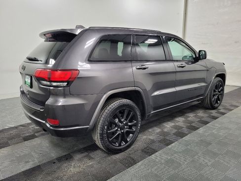Used 2018 Jeep Grand Cherokee Altitude image 10