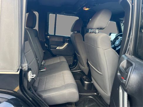 Used 2012 Jeep Wrangler Unlimited Sahara w/ Connectivity Group AWD/4WD image 25