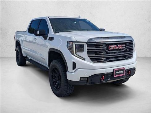 Used 2022 GMC Sierra 1500 AT4 w/ AT4 Premium Package image 3