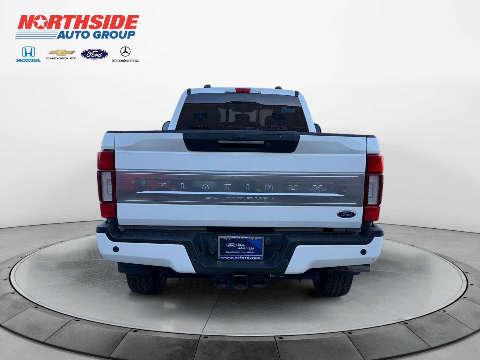 Used 2022 Ford F350 Platinum AWD/4WD image 6