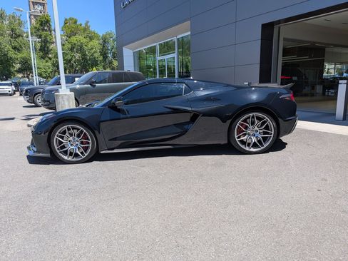 Used 2024 Chevrolet Corvette Z06 w/ Stealth Interior Trim Package RWD image 7