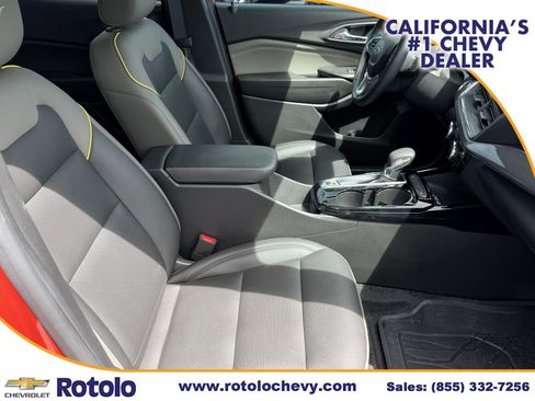 Used 2024 Chevrolet Trax ACTIV w/ Sunroof Package FWD image 8