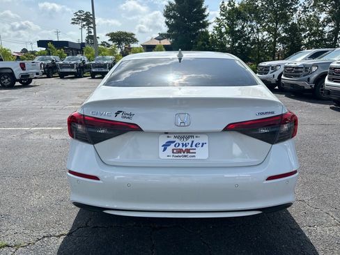 Used 2024 Honda Civic Touring image 4