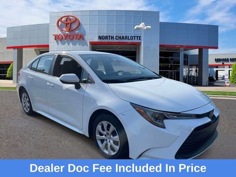 Used 2024 Toyota Corolla LE FWD image 1