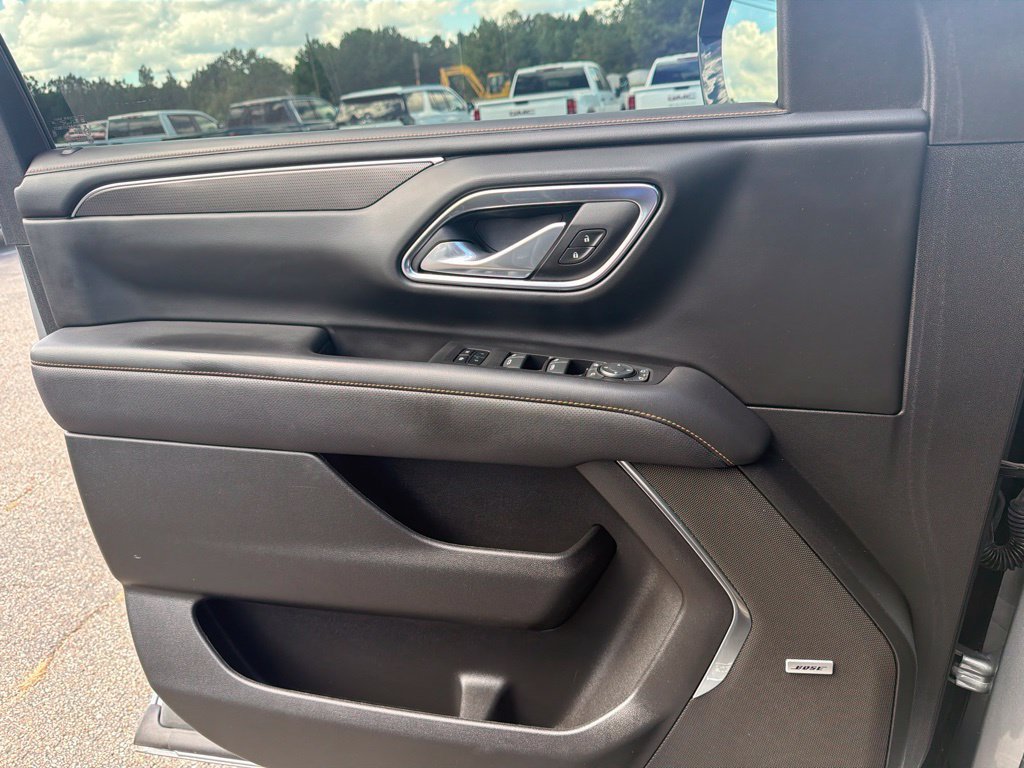 Used 2024 GMC Yukon AT4 AWD/4WD image 9