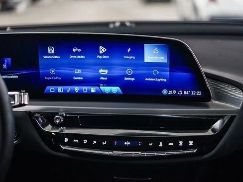 Used 2025 Cadillac Lyriq Sport image 14