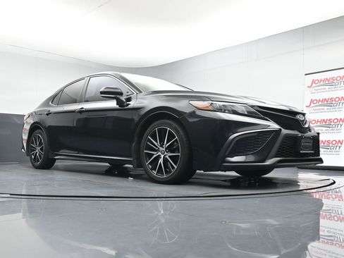 Used 2022 Toyota Camry SE FWD image 33