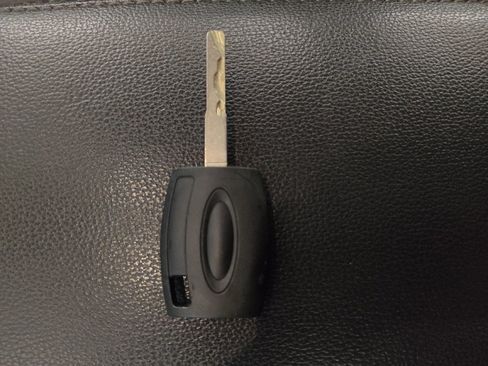 Used 2018 Ford Escape SE image 32