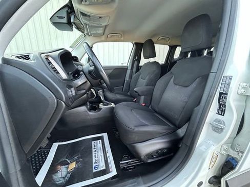 Used 2017 Jeep Renegade Latitude image 13