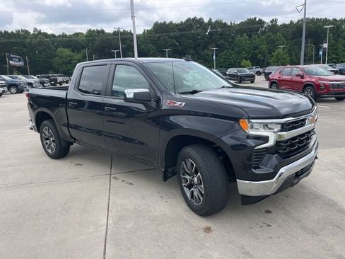 Used 2022 Chevrolet Silverado 1500 LT AWD/4WD image 12