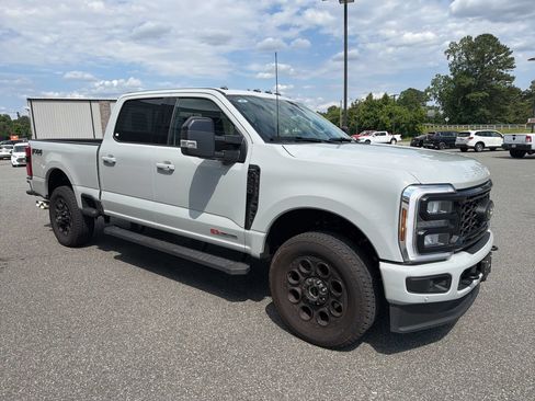 Used 2026 Ford F250 Lariat w/ Black Appearance Package AWD/4WD image 8