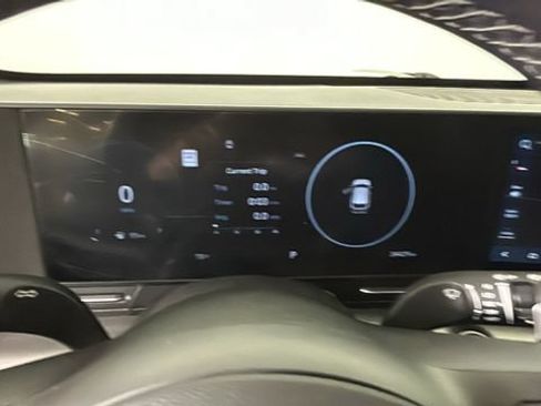Used 2024 Hyundai Kona Limited FWD image 17