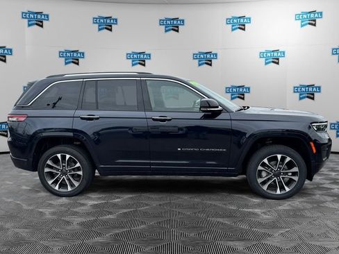 Used 2023 Jeep Grand Cherokee Overland w/ Luxury Tech Group IV AWD/4WD image 7